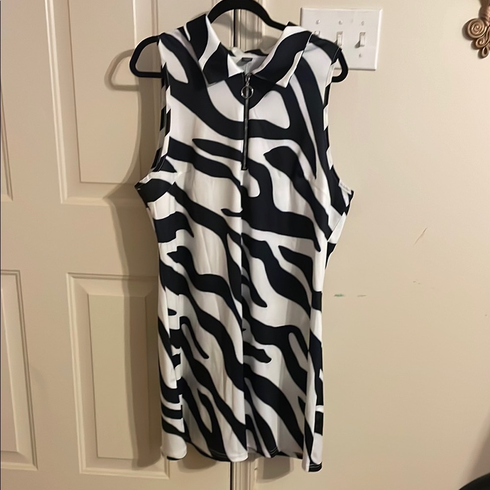 Stylish Black and White Sleeveless Dress